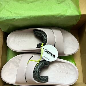 OOFOS OOmega OOahh Women’s Slide Sandals Stardust Size 8 NWT